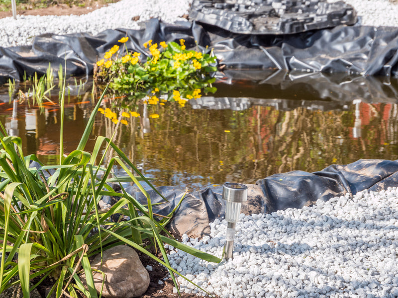 20mm White Marble Pond Chippings